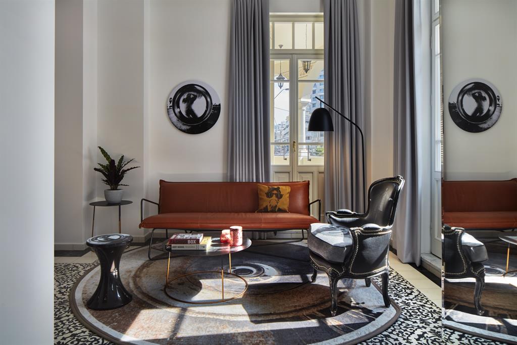 Renoma Suite